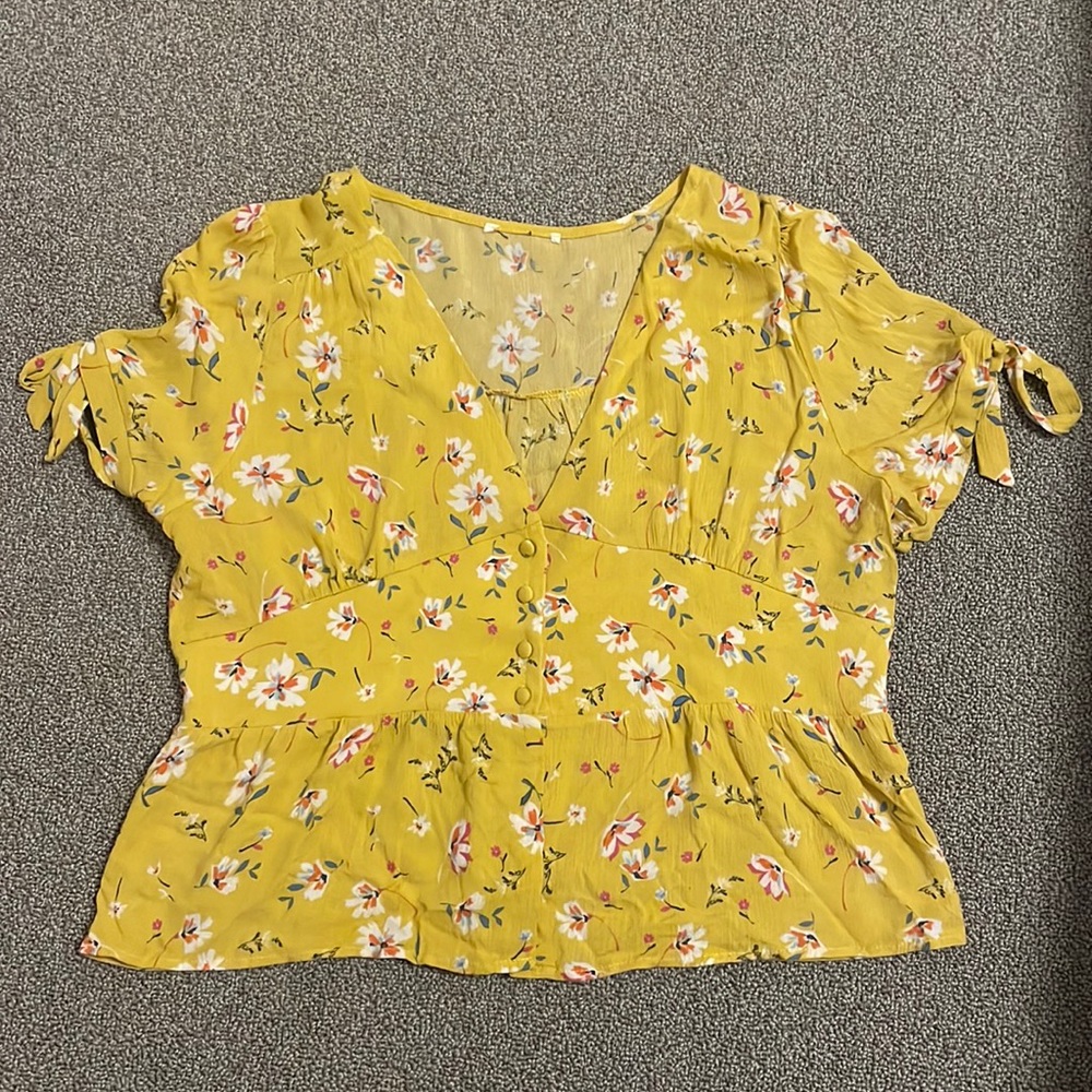 American Eagle Floral Blouse